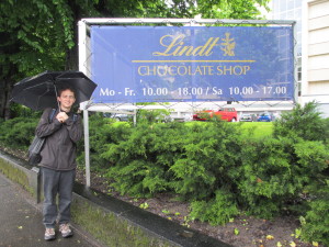 Outside the Lindt Factory Shop in Zurich (note the bag full of chocolate on ym shoulder)