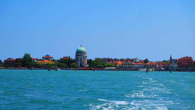 Lido