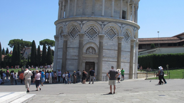 Helps to illustrate the lean that tower is on
